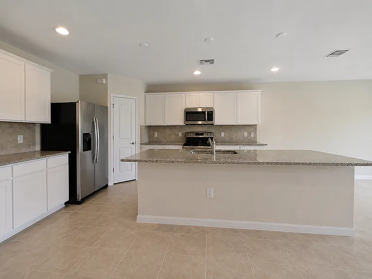 3916 N Maryland Ave — Photo 7