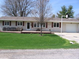 121 N 18th St, Hamilton, IL 62341