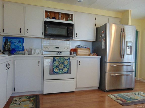 3rd image of 315 8th St