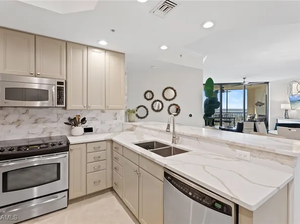 5793 Cape Harbour Dr #1111, Cape Coral, FL 33904