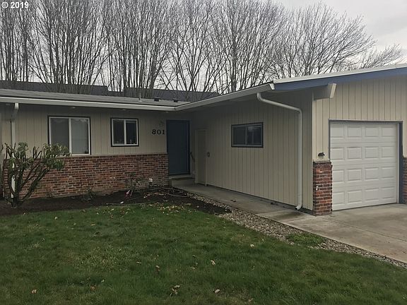 4th image of 801 SE 110th Ave