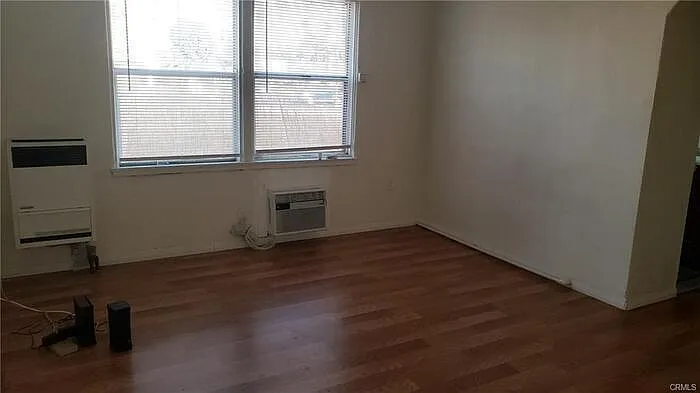 314 W 5th St #4 — Photo 5