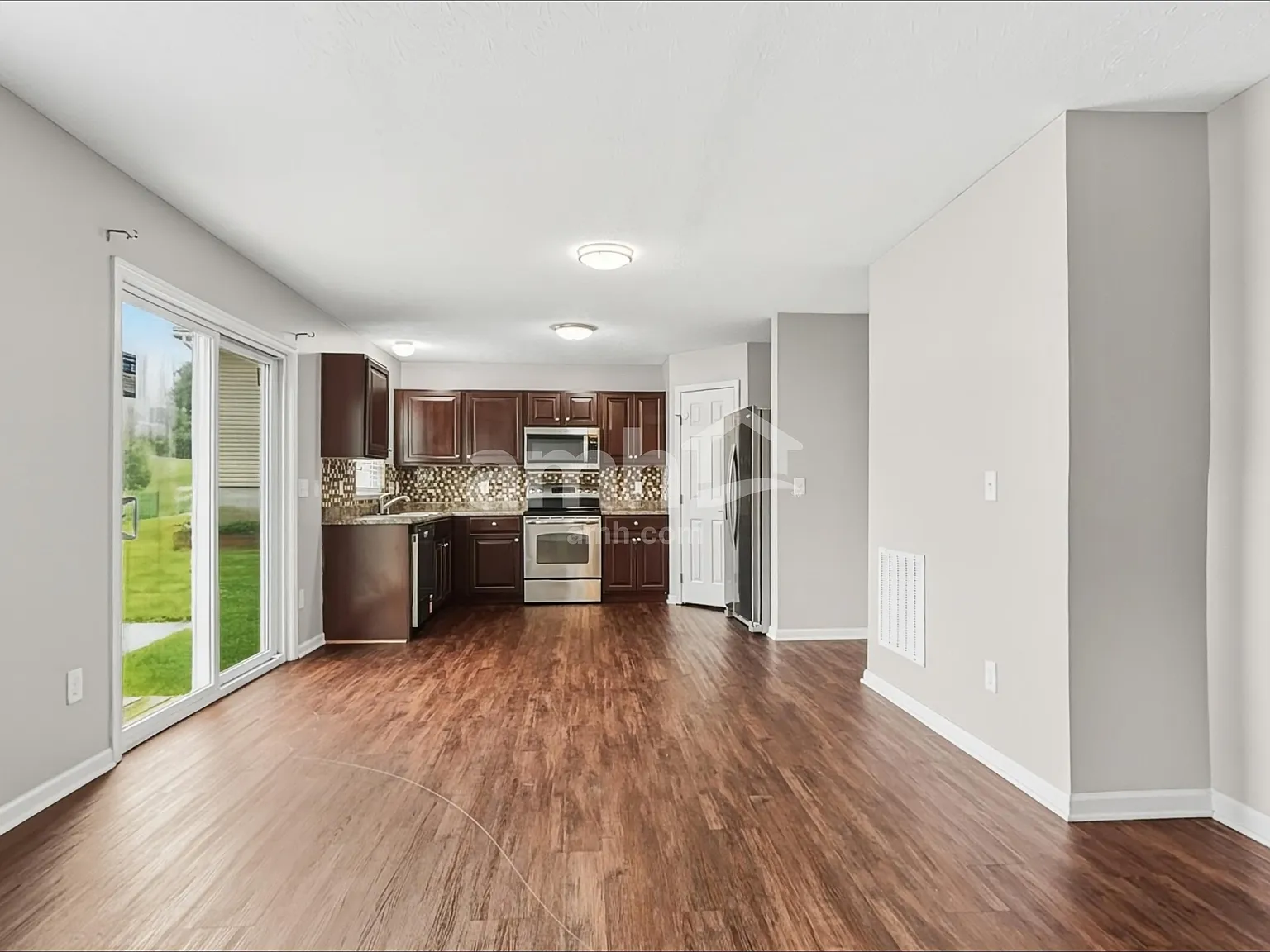 3 bed, 2.5 bath, 1708 sqft, $2,435 — Photo 4
