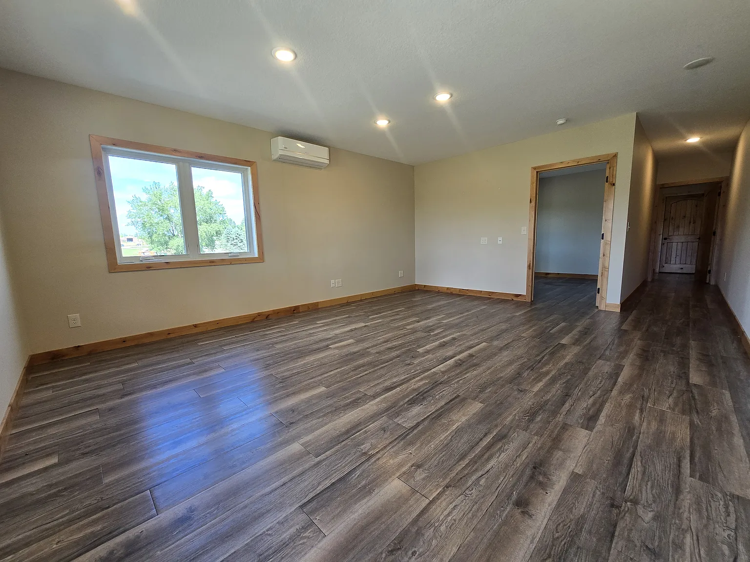 2 bed, $1,275 — Photo 2