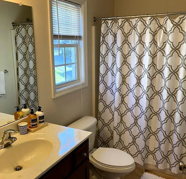 130 Roys Pl — Photo 11