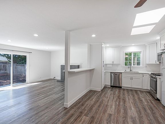 4th image of 4954 Charmian Drive