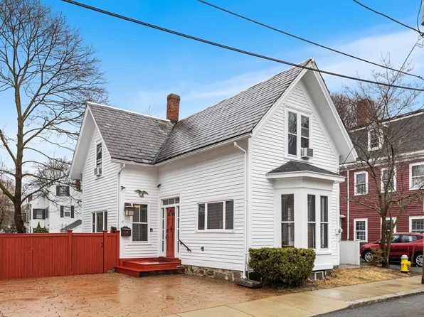 17 Fowler St, Salem, MA 01970