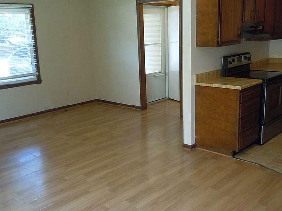Entry way/partial living & kitchen view