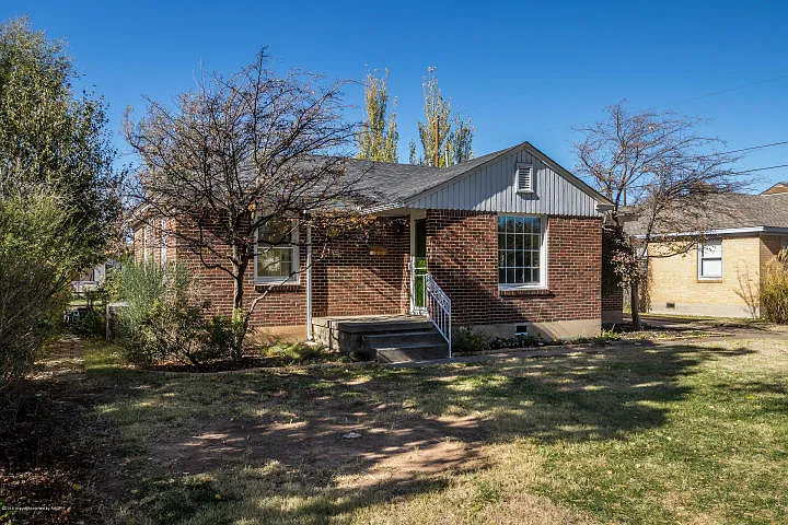 108 Wayside Dr