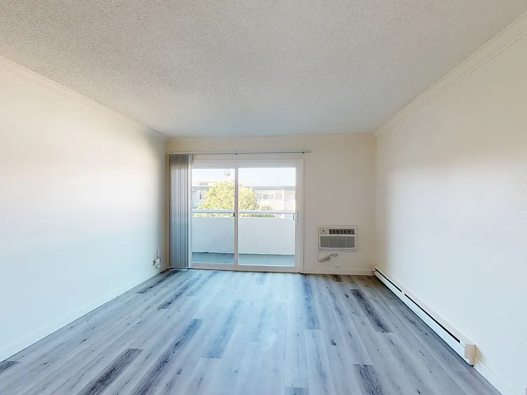 Eight 80 Newport Beach — Photo 202