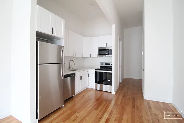 Rented by Grand & Co. | media 4