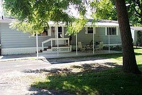 2nd image of 715 Golfview Cir