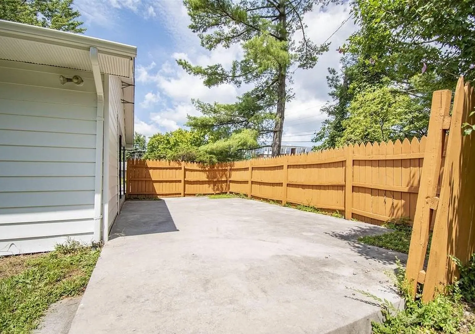 3 Bedroom 3 Bath House — Photo 3