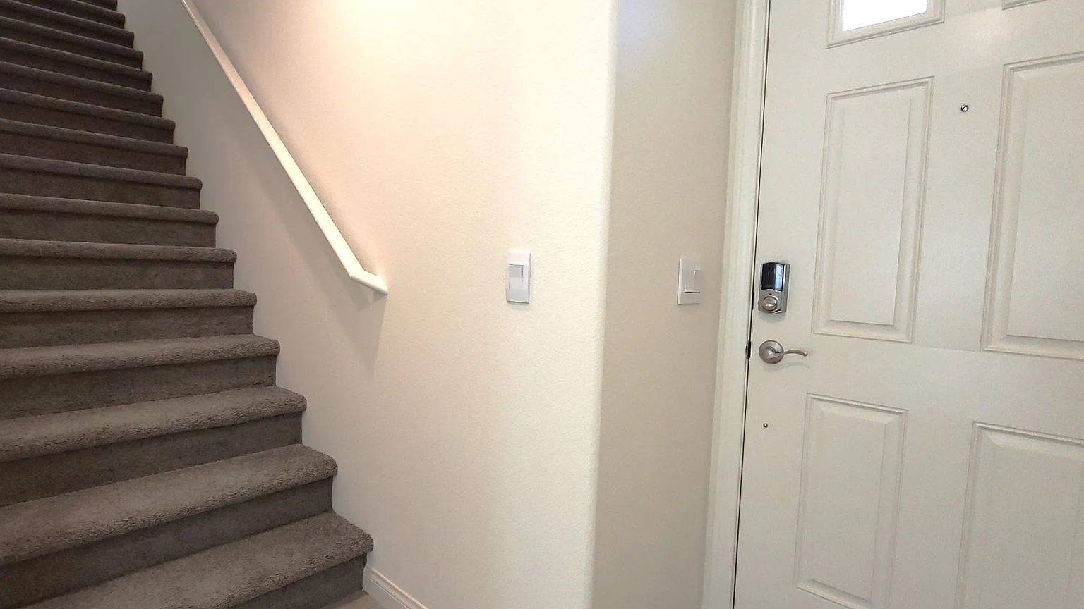 Cobalt Cliffs - 4 bedrooms , 2.5 bathrooms, 1795 SQFT — Photo 3