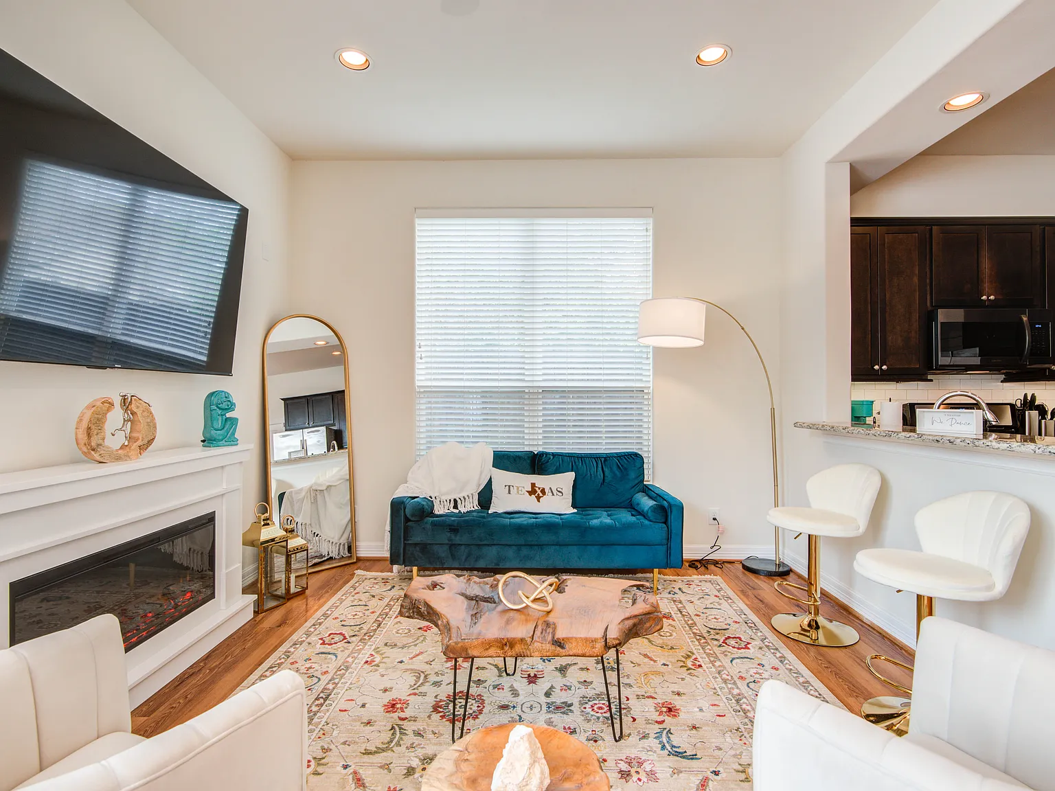 4 bed, 3.5 bath, 1845 sqft, $3,500 — Photo 3