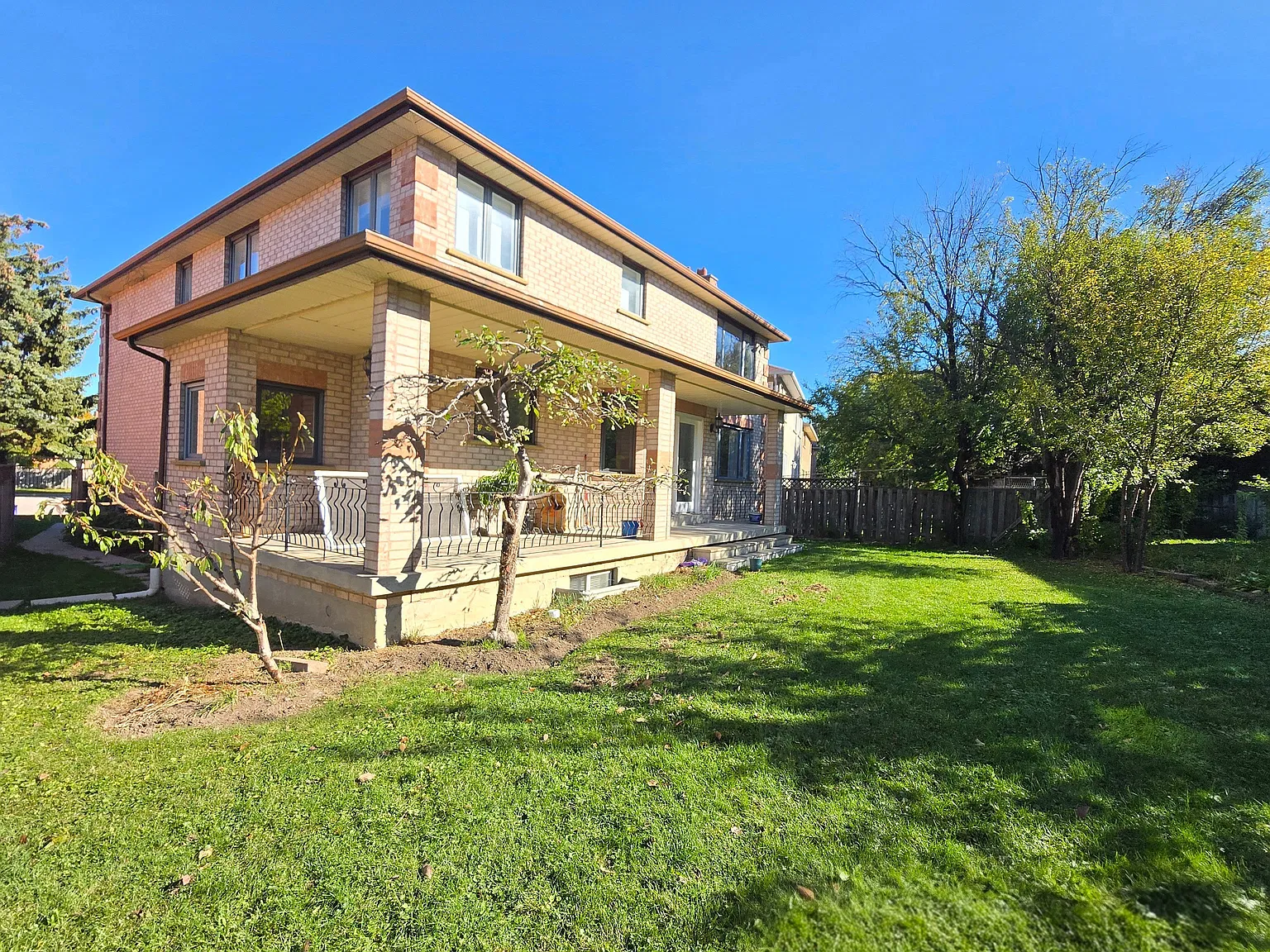 2 bed, $1,900 — Photo 4