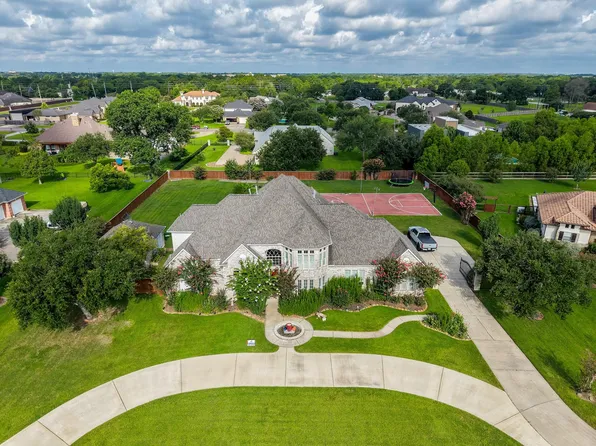 1904 Stonegrove Ct, Pearland, TX 77581