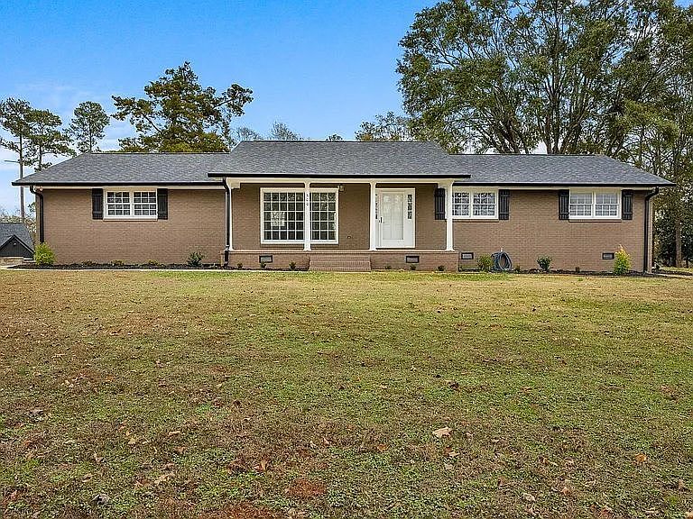 1st image of 300 Woodlake Rd