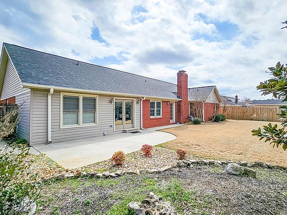 5th image of 2803 Lexington Ave SW