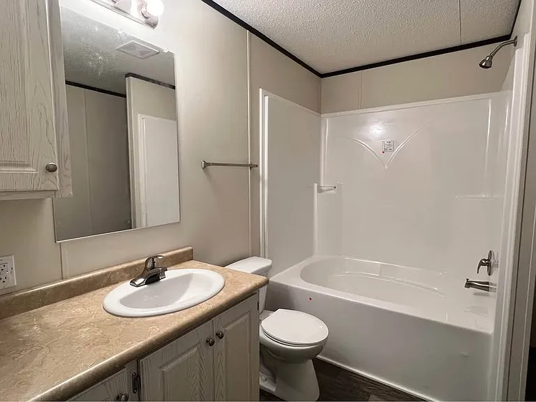 25214 Gratiot Ave #141 — Photo 8