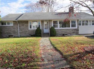 41 Parkway S, New London, CT 06320