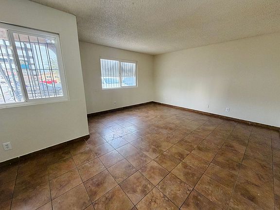 4th image of 2420 Ellis St APT A