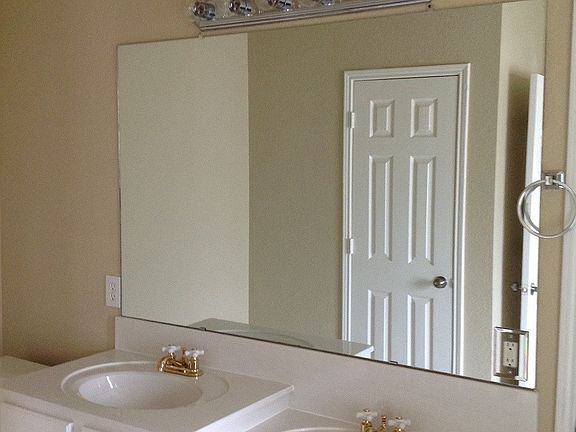 4th image of 1420 Doris Dr