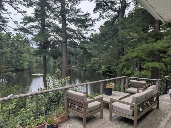 108 Rattlesnake Hill Rd, Andover, MA 01810