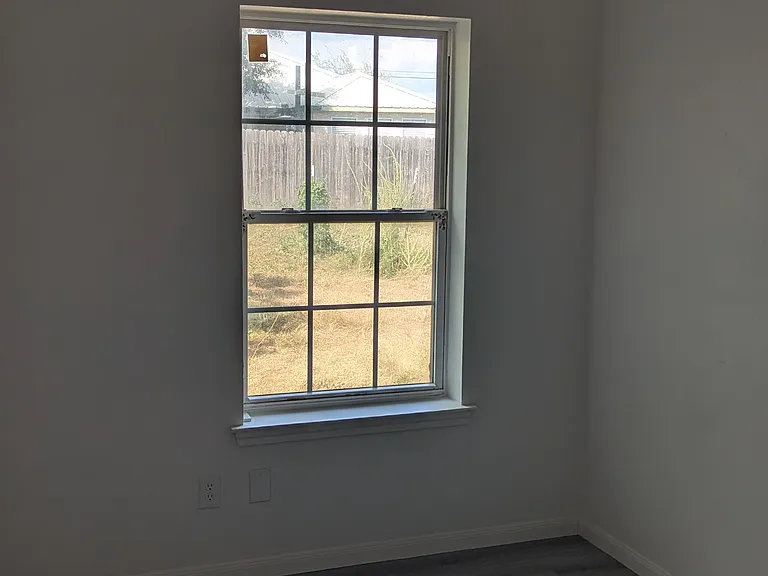 116 Bellair Dr — Photo 28
