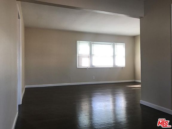 2nd image of 10252 S Van Ness Ave