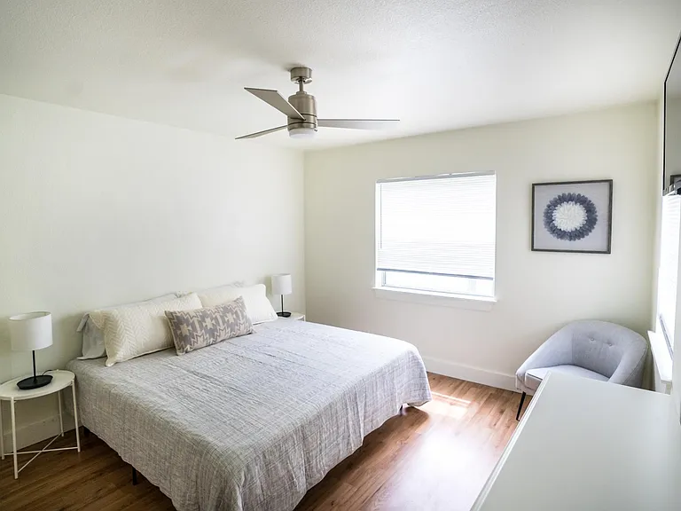 2160 Riverside Ave #5 — Photo 25