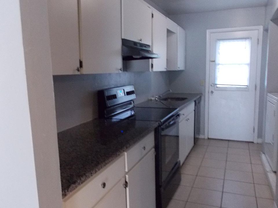 2nd image of 725 Northlake 17 Blvd