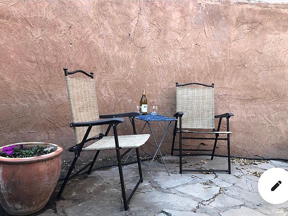 2nd image of 112 W La Entrada