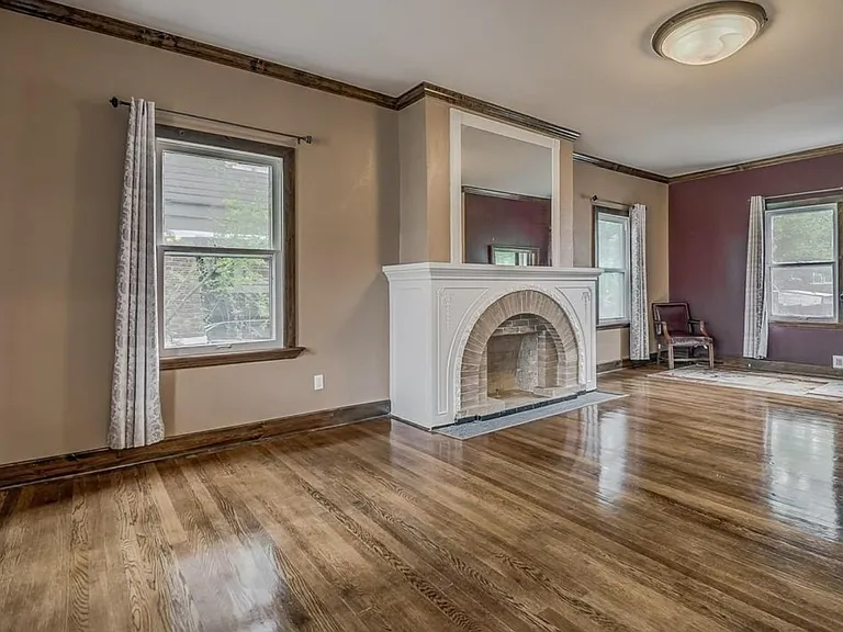 423 NE 14th St — Photo 3