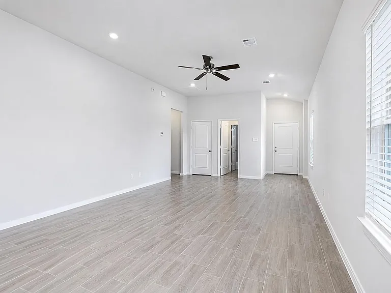 8018 Fijian Cypress Dr — Photo 8