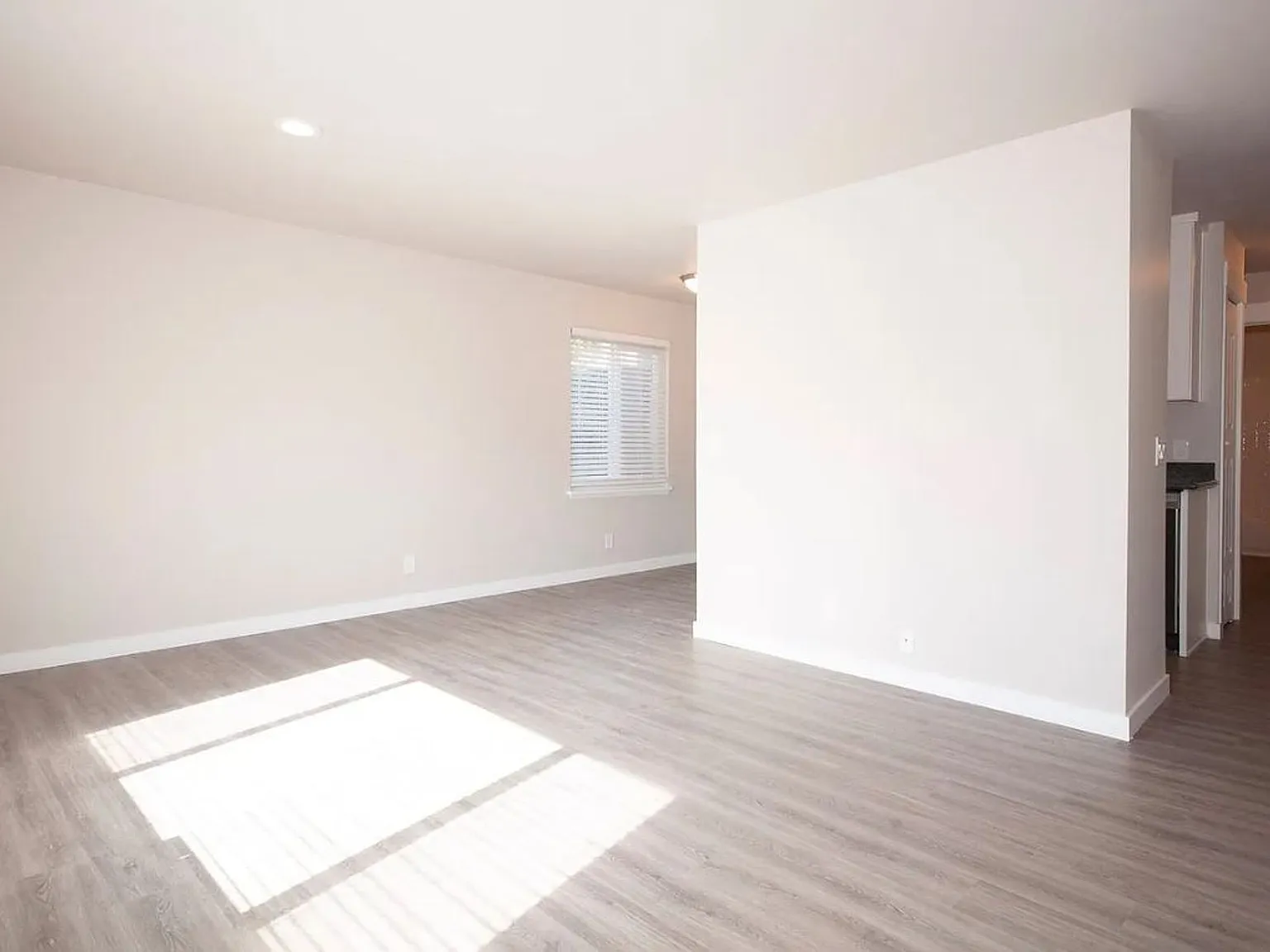 Jennifer Ryan Apartments — Photo 3