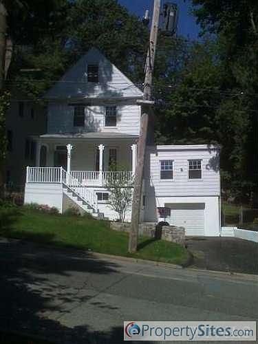 1st image of 32 Ogden Pl W