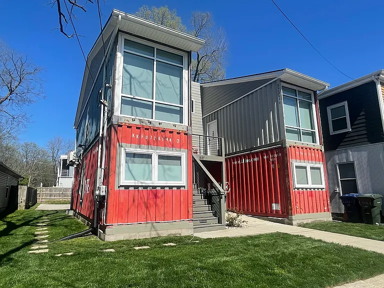 537 W 5th St #202 — Photo 1