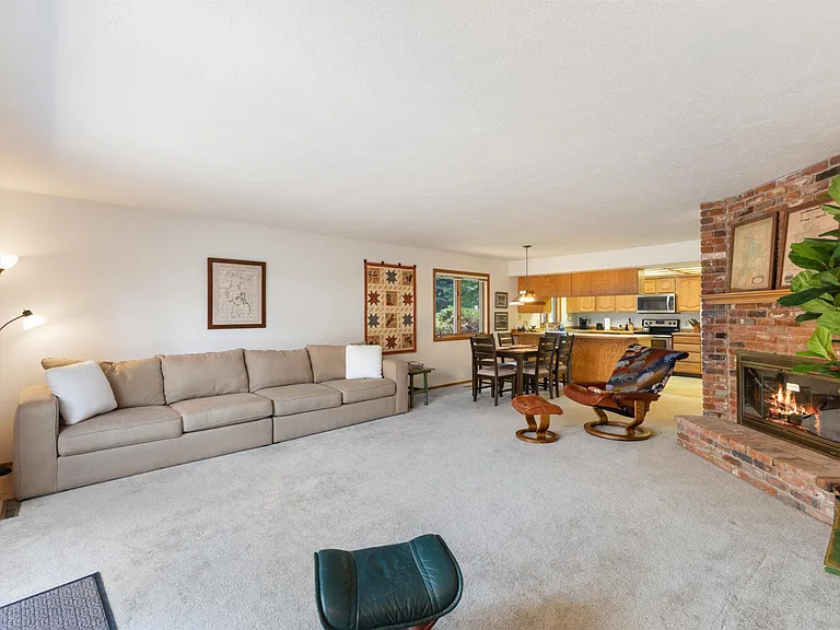 1712 W Olive St #2-48 — Photo 18