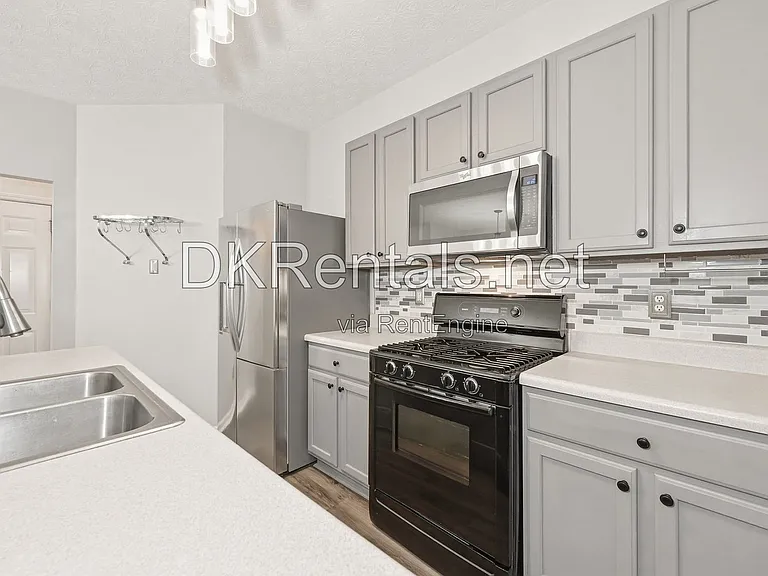6311 Shoreview Cir — Photo 6