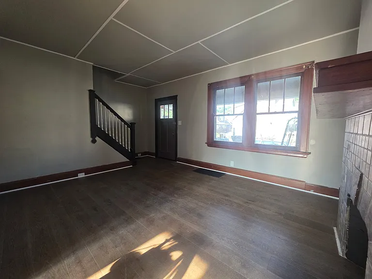 1624 Woodburn Ave — Photo 8