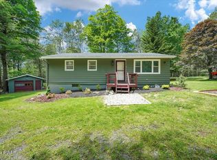 1420 Pocono Dr, Gouldsboro, PA