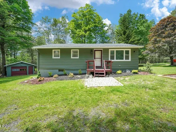 1420 Pocono Dr, Gouldsboro, PA 18424