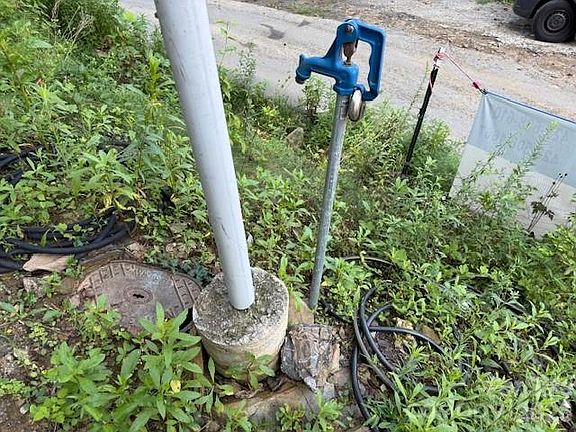 3rd image of 710 Cherokee Orchard Rd