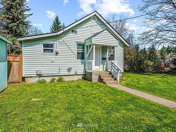 3rd image of 1011 Ayers St