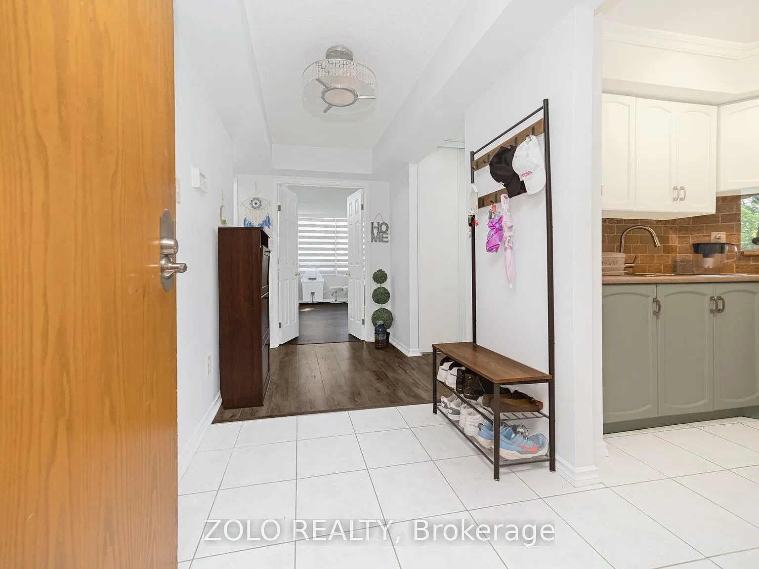 2 bed, $3,200 — Photo 3