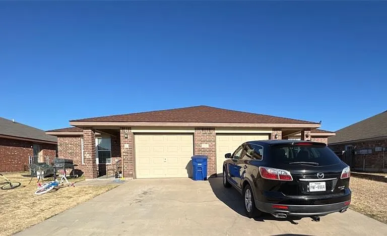 601 Bermuda #B — Photo 1