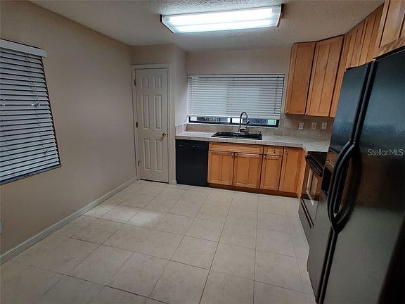 4th image of 200 Albrighton Ct