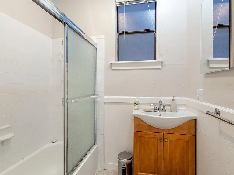 653 Minna St #B — Photo 17
