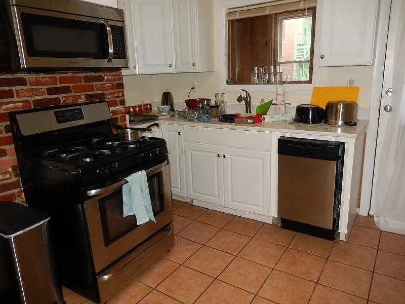 4 bed, $3,300 — Photo 4
